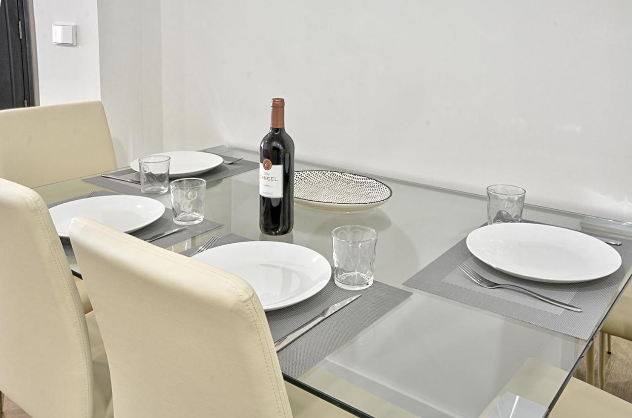 Apartamento De Dos Dormitorios En Triana เซบีญา ภายนอก รูปภาพ